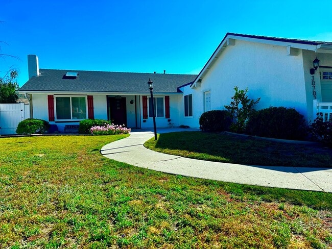 Photo - Single story Lake Lindero 4b/2b home with amazing lake views!