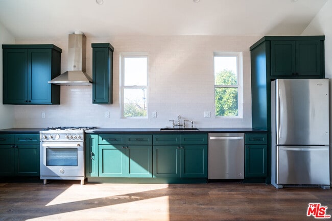 Photo - 401 1/2-402 Firmin St