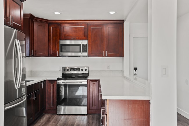 Photo - 1101 N Flower St Unit 3