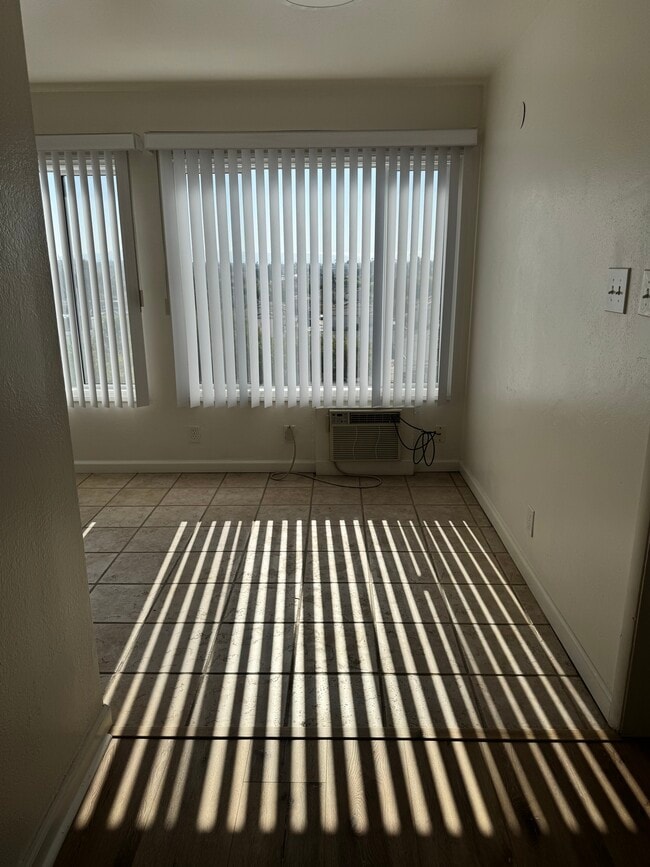 Photo - 1835 Molino Ave Unit 15