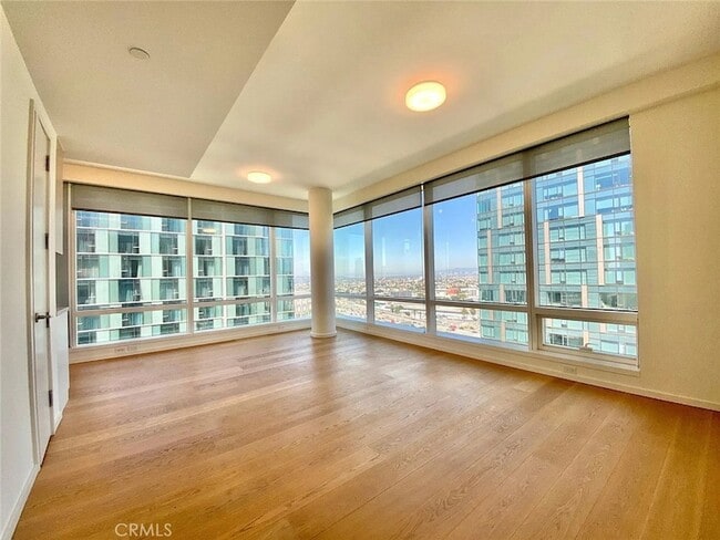 Building Photo - 877 Francisco St Unit 1828