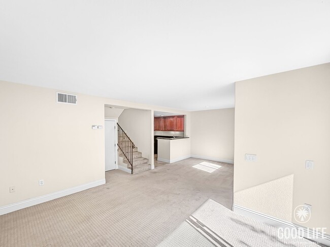 Photo - Amazing 2BD/2.5BA condo w/ washer/dryer & ... Unit 334