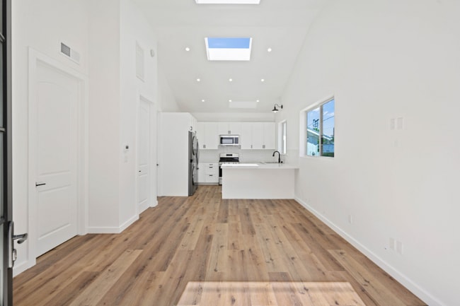 Photo - 5044 1/2 Hartwick St