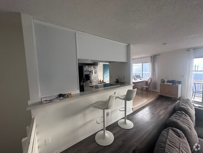 Building Photo - 6650 Vista del Mar Unit #2 Rental