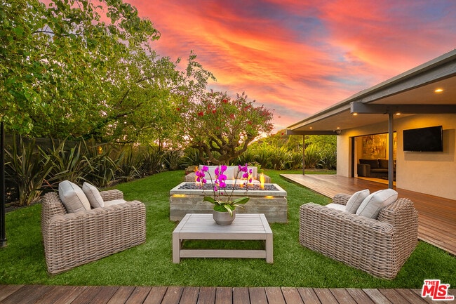 Photo - 9038 Meredith Pl