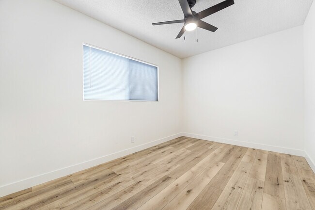 Photo - 12056 Culver Blvd Unit 12056