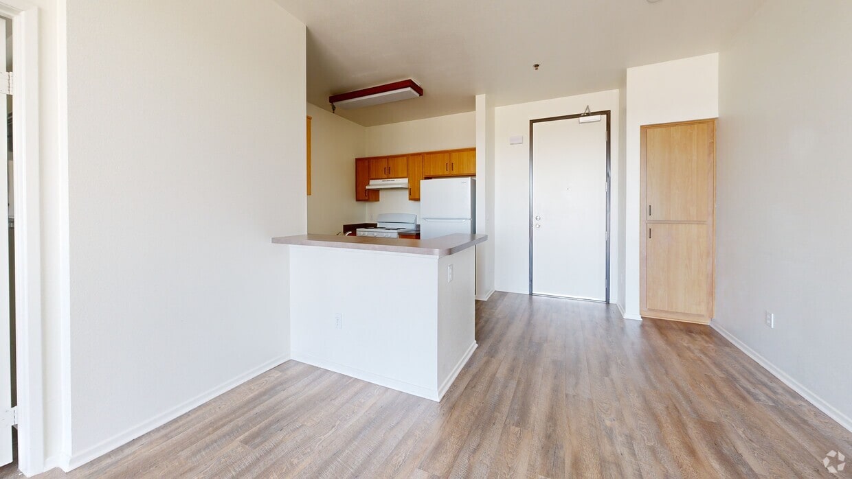 3D Tour - Wright Brothers Court