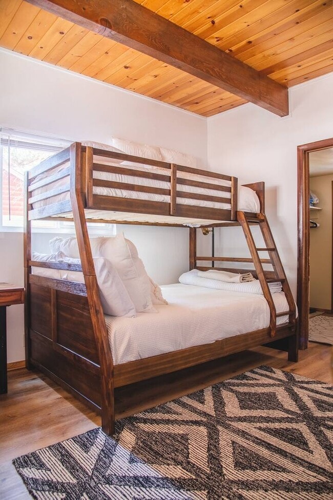 Photo - 633 Barret Way