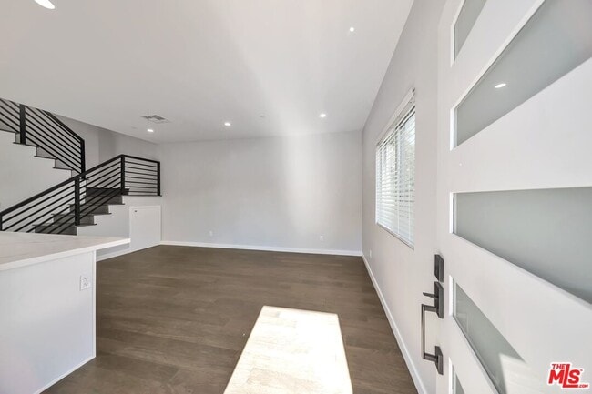 Photo - 4239 Halldale Ave