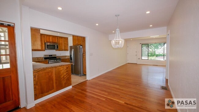 Photo - Downtown/Harbor Views!