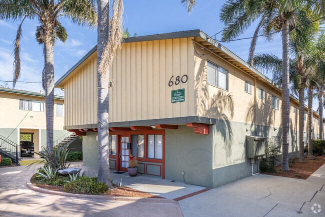 Watch Hill Apartments - Watch Hill Apartments