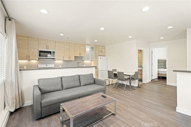 Building Photo - 11716 Paso Robles Ave Rental