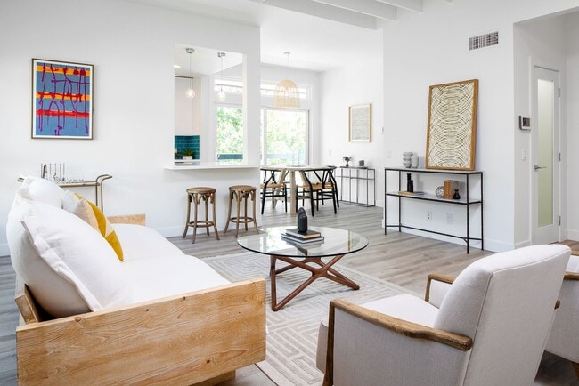 Photo - The WEHO Orlando Unit 3