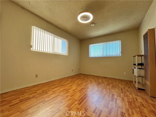 Building Photo - 1658 Colby Ave Unit 7