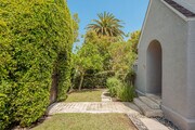 Photo - 542 N Sierra Bonita Ave