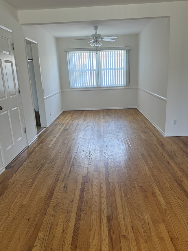 Dining area - 11641 National Blvd Unit 6