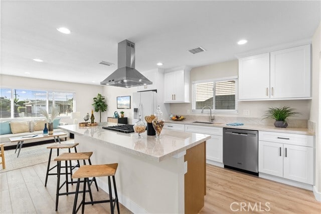 Building Photo - 15542 Mayflower Ln