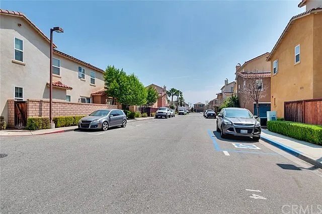 Photo - 277 Bloomington Ave