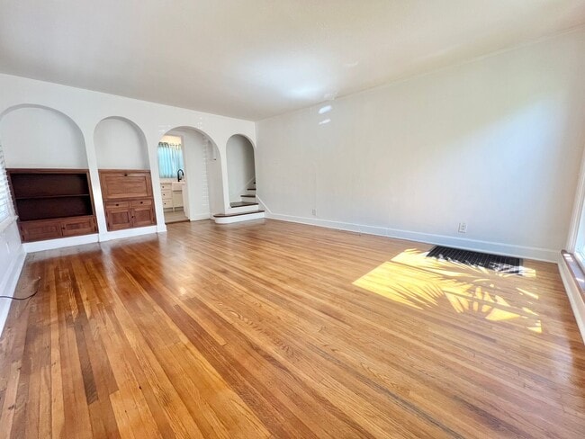 Building Photo - Stunning Ocean & Bay View Two-Story Home on the Long Beach Peninsula Unit 45 65th Place - Front House