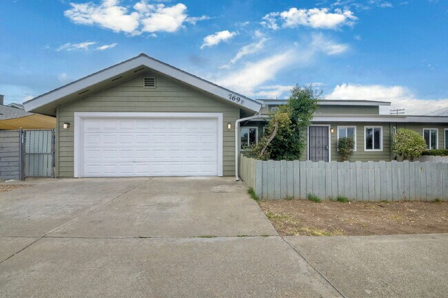 Photo - Tamarack Coastal Retreat! 1/2 Duplex with ...