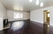 Photo - 1752 Willowbrook Ln House