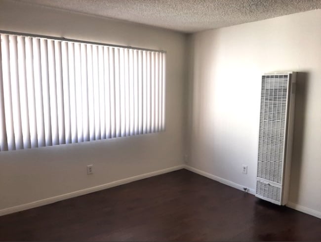 Photo - 129 38th Pl Unit B