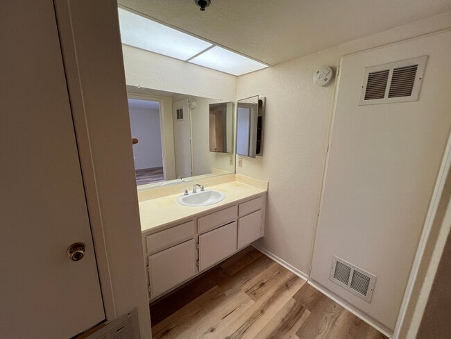 Photo - 1517 Rock Glen Ave Unit 210