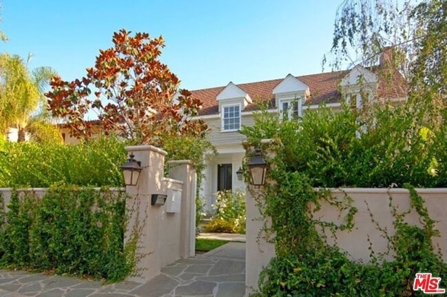 Building Photo - 10253 Valley Spring Ln