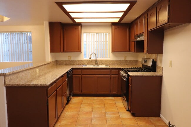 Photo - 14518 Marilla Ave