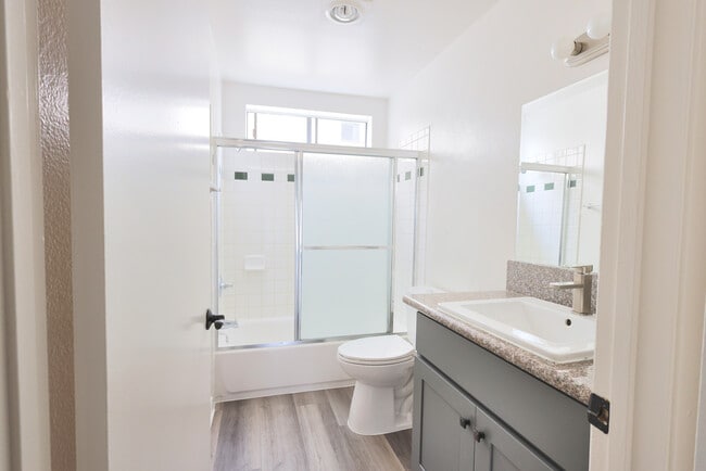 Photo - 1402 N Alta Vista Blvd Unit 206
