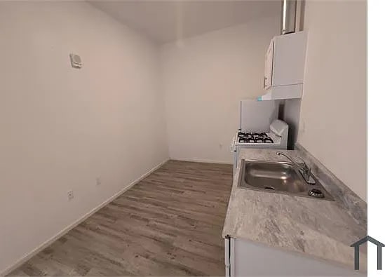 Photo - 10501 Wilmington Ave Unit 5