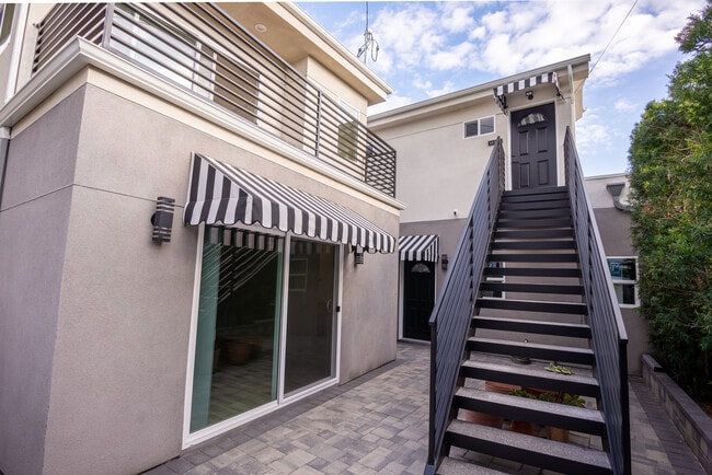 Photo - 1637 N Allen Ave