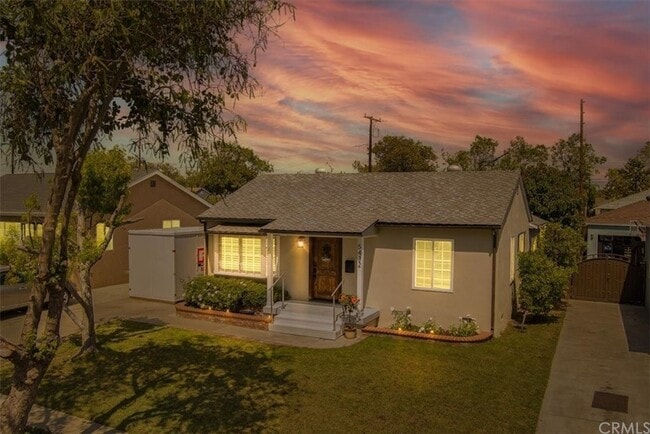 Photo - 5432 Pimenta Ave