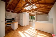 Photo - 656 Angelus Pl