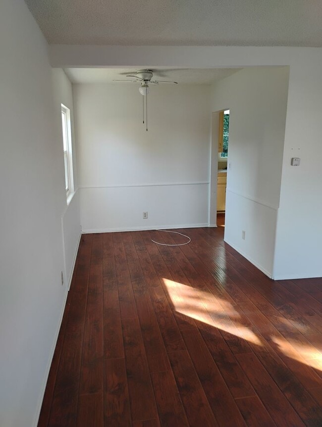 Photo - 18924-18934 Gault Street Unit 18934