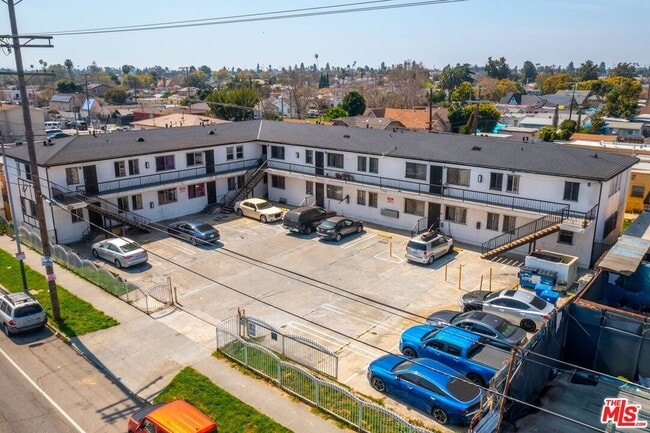 Photo - 10705 S Figueroa St Apartment Unit 7