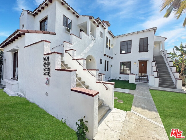 Building Photo - 5932 Willoughby Ave