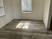 Photo - 15568 Binney St