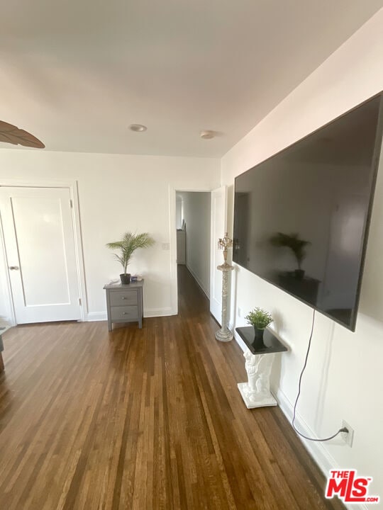 Photo - 534 W 10th St