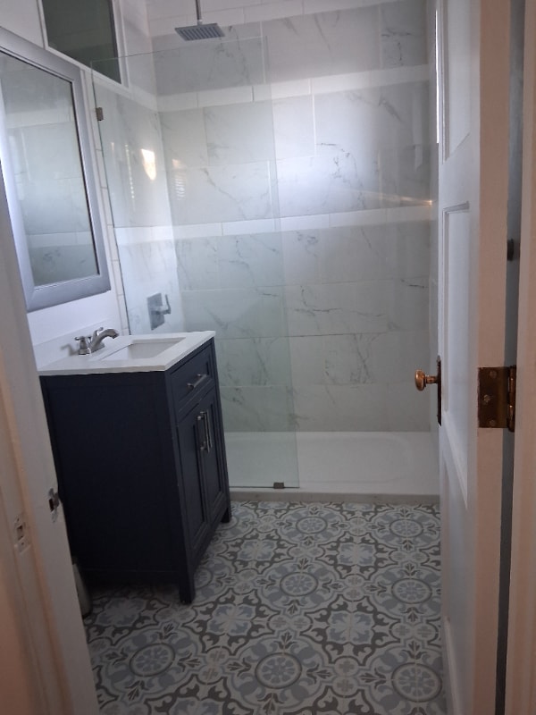 Photo - 864 Farr Ave