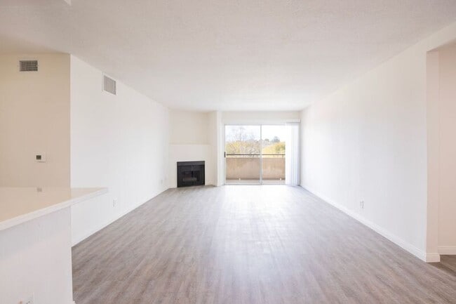 Photo - 10020 Zelzah Ave