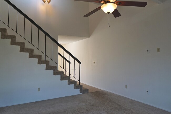 Photo - 6087 Montecito Cir