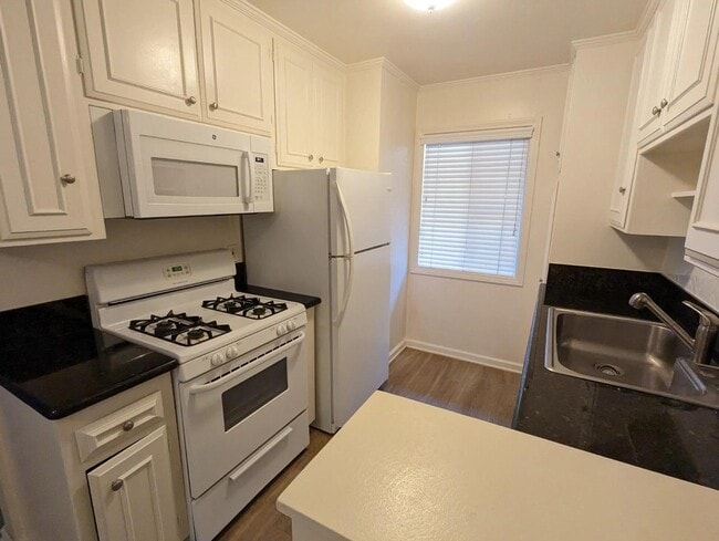 Photo - 1631 Barry Ave Apartment Unit 6