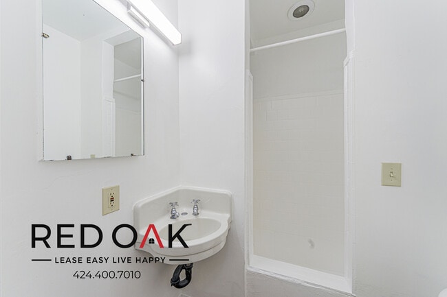 Photo - 1559 N Hill Ave Unit 11