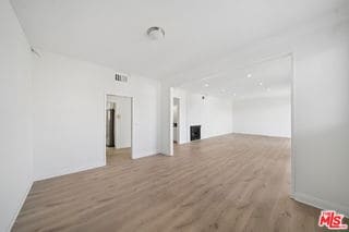 Photo - 333 S Elm Dr