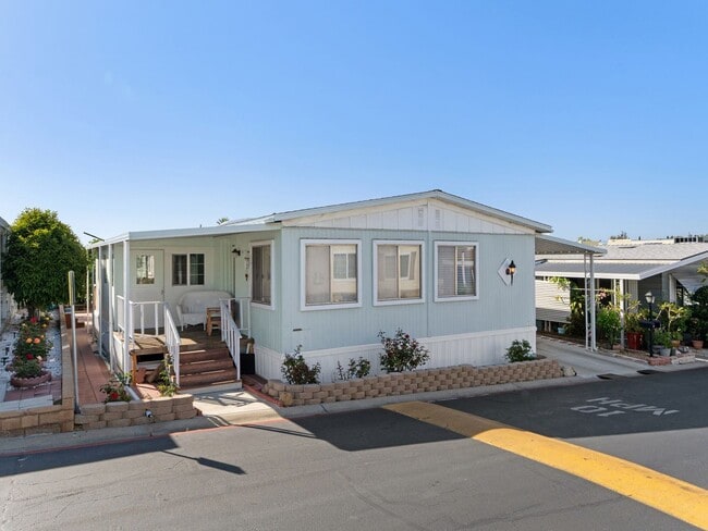 Building Photo - Cozy 3 bedrooms, 2 bathrooms, cover patio and carport available in San Marcos