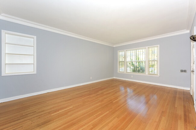 Photo - 5410 Russell Ave Unit 5