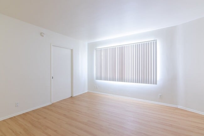 Photo - 667-669-669 Levering Ave Unit 8