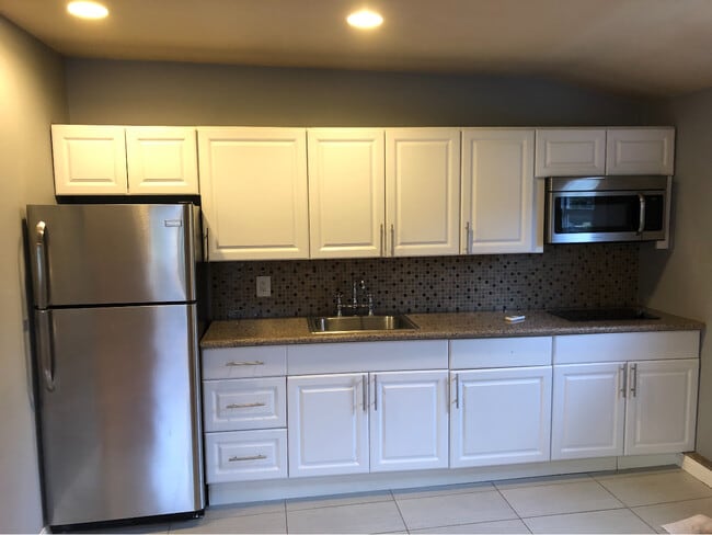 Photo - 18953 Bessemer St