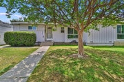 Photo - 23208 Vanowen St House